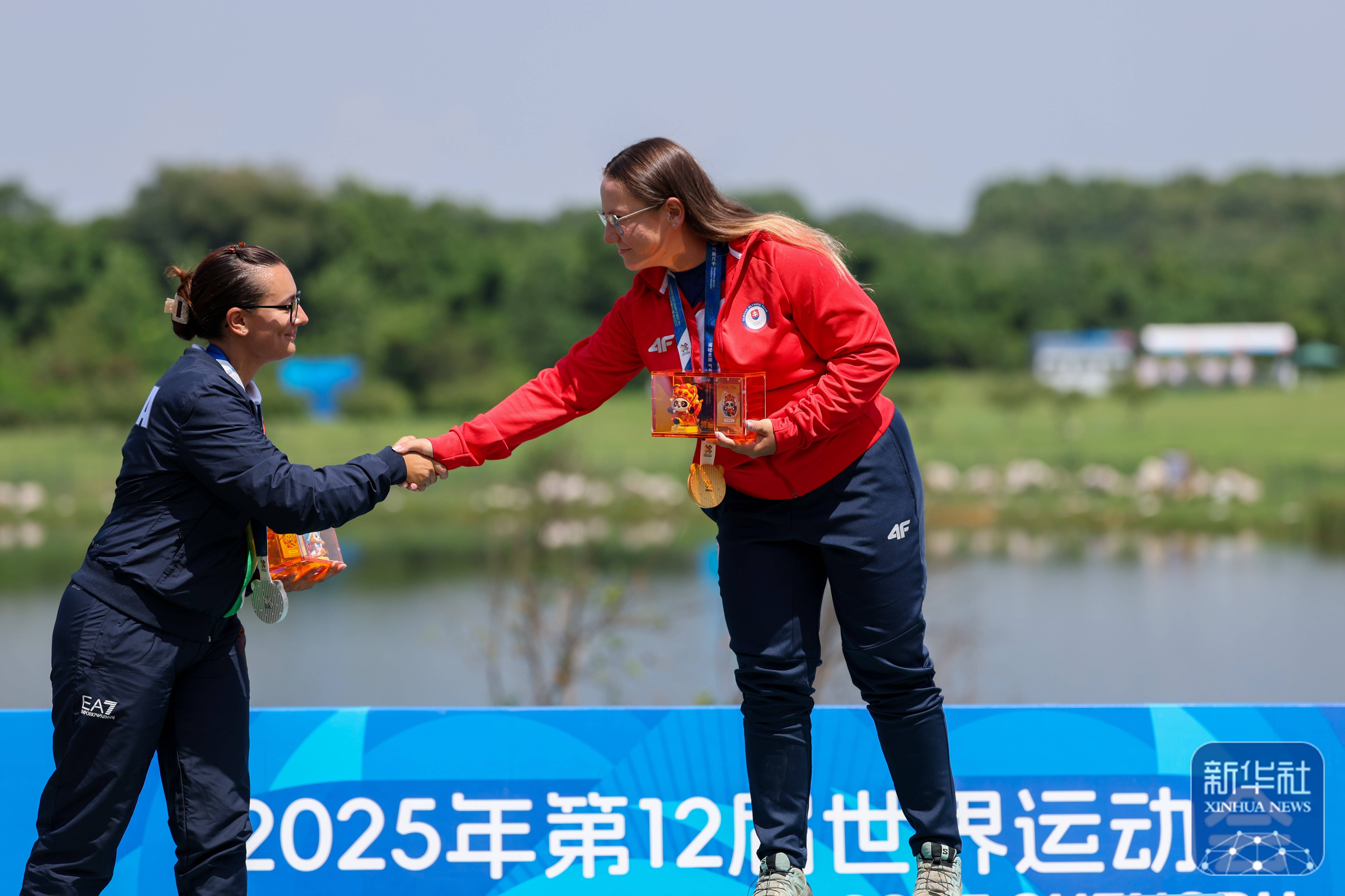 开云官网-奥地利选手在射箭比赛中力挫对手，夺得冠军